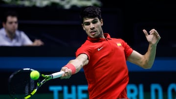 Tennis - Davis Cup Finals - Quarter Final - Netherlands v Spain - Palacio de Deportes Jose Maria Martin Carpena Arena, Malaga, Spain - November 19, 2024 Spain's Carlos Alcaraz in action during his match against Netherlands' Tallon Griekspoor REUTERS/Juan Medina