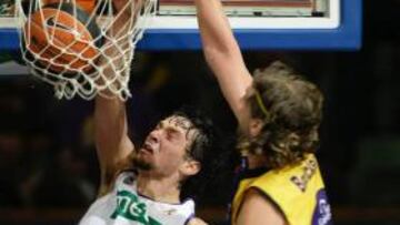 <b>DECISIÓN. </b>El base Llull logra un mate en presencia de Boddicker.