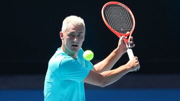 El tenista australiano Bernard Tomic, durante un entrenamiento previo al Open de Australia.