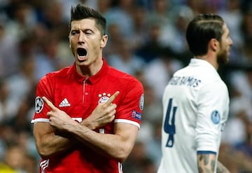 Bayern Munich's Polish forward Robert Lewandowski celebrates.