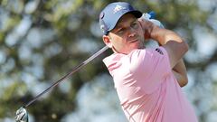 Sergio Garcia golpea una bola durante la primera jornada de los World Golf Championships-Dell Match Play en el Austin Country Club.