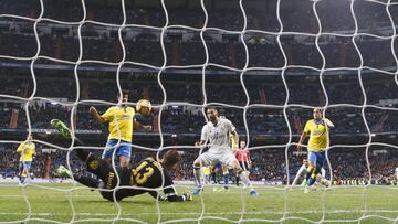 Benzema salió en el 75’ para ayudar a remontar contra Las Palmas y falló dos goles claros.