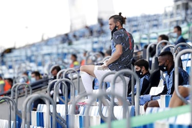 Desde marzo de 2020 hasta el final de la temporada sólo tuvo apariciones en dos encuentros, Eibar y Mallorca (justo en el regreso de la competición por la pandemia). Zidane dejó de contar con sus servicios. El galés iba al Bernabéu, pero se marchaba diez minutos antes de que acabase el encuentro, algo que establece el reglamente interno del Real Madrid. Y como hizo James, pidió a Zidane no ser convocado. Y el técnico cumplió. Vio cómo sus compañeros se proclamaban campeones de Liga estando él en las gradas…