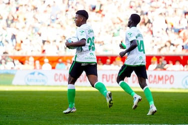 Aprobados y suspensos del Racing en Gijón: Jeremy, Yeray y Mario entraron con ganas