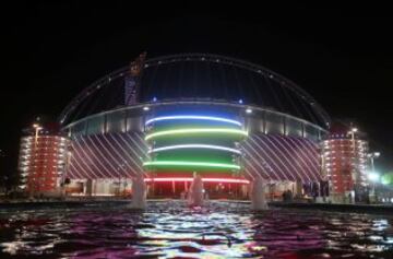 El Khalifa International Stadium es el recinto al aire libre refrigerado más grande del mundo, diseñado para que la sensación térmica en su interior sea de 26º en una zona en la que se registran temperaturas máximas de 50º en verano.