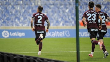 Hugo Mallo celebra el gol anotado contra la Real Sociedad en Anoeta.