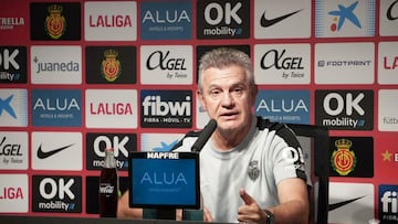 Javier Aguirre en la rueda de prensa previa a su visita a Vallecas.