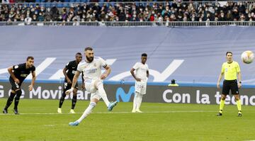 Benzema falla un penalti.