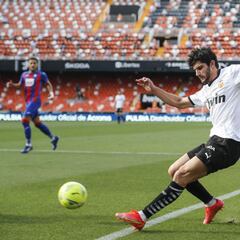 Lim se hace fuerte con Guedes