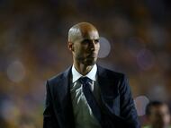 Tigres' Argentine coach Guido Pizarro looks at the end of the Liga MX Clausura football match between Tigres and Monterrey at the UANL University Stadium in San Nicol�s de los Garza, Nuevo Leon state, Mexico on April 12, 2025. (Photo by Julio Cesar AGUILAR / AFP)