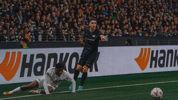 11-08-25. EL EXTREMO GEORGIANO LASHA ODISHARIA, EN UN PARTIDO CON EL FK RFS LETÓN.