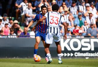 El Levante cierra el fichaje de Víctor García y aprieta por Arriaga