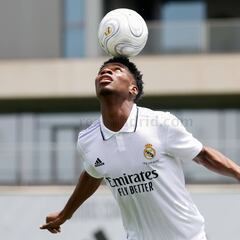 Poyet: “Tchouameni lo tiene todo para triunfar, además de tiempo”