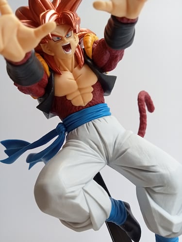 Los looks más inesperados de Gohan y Gogeta en dos fantásticas figuras que no te puedes perder
