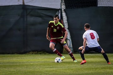 Promesa del fútbol venezolano. Actualmente participando en el Mundial Sub 20. 