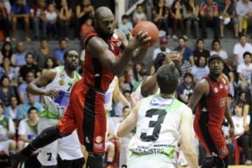 Leones y Deportes Castro se enfrentan en la otra semifinal del torneo. 