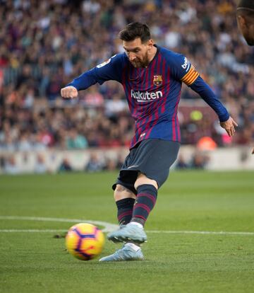 El delantero argentino del FC Barcelona acaba de salir de una lesión que le dejó fuera del terreno de juego durante tres semanas. Pactó su ausencia con la selección de argentina para los amistosos de final de año.