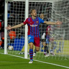 De Jong, un problema menos