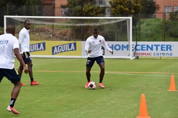 La Selección Colombia continúa su preparación para el primer partido de Eliminatoria ante Bolivia. Reinaldo Rueda trabaja con Juanfer, Wilmar Barrios y los jugadores del FPC. 