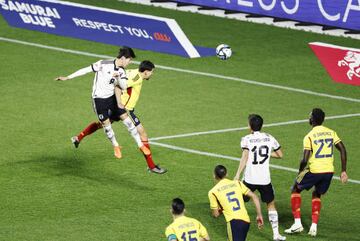 Jhon Jáder Durán y un golazo de chilena de Rafael Santos Borré le dieron la vuelta al marcador tras el primer tanto de Mitoma. Lorenzo mantiene su invicto con la Selección Colombia.