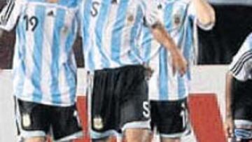 <b>CON APUROS. </b>Argentina sufrió su pase ante Uruguay.
