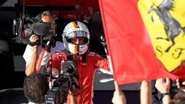MLB. Melbourne (Australia), 25/03/2018.- German Sebastian Vettel of the Ferrari team celebrates after winning the 2018 Formula One Grand Prix of Australia at the Albert Park circuit in Melbourne, Australia, 25 March 2018. (Fórmula Uno) EFE/EPA/JOE CASTRO ONLY AUSTRALIA AND NEW ZEALAND OUT
