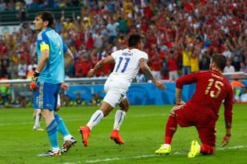 Con goles de Eduardo Vargas y Charles Aránguiz, la Roja derrotó a España en el Maracaná, el 18 de junio del 2014.