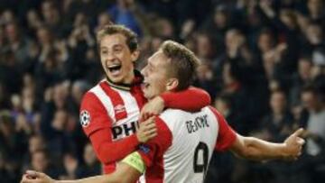 De Jong celebra el segundo gol del PSV.