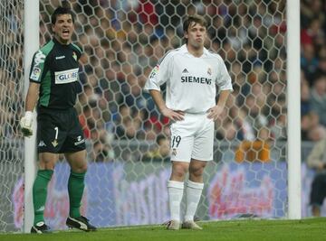 Real Madrid: 2001-06
AS Roma: 2006-07