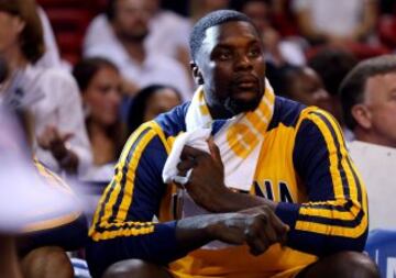 Lance Stephenson, cabizbajo.