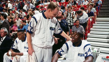 Scott Skiles y Shaquille O'Neal, con Orlando Magic en 1994.