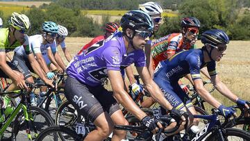 GRA210. BELORADO (BURGOS), 02/08/2017.- El ciclista espa&ntilde;ol Mikel Landa (d), del equipo Sky durante la segunda etapa de la Vuelta a Burgos, de 155 km de recorrido, que se ha disputado entre O&ntilde;a y Belorado. EFE/Santi Otero