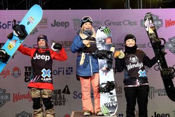 Podio Superipe: Queralt Castellet (2ª), Chloe Kim (1ª) y Cai Xuetong (3ª).