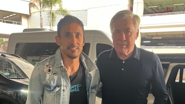 “Si uno quiere ser DT y no sabe idiomas, es muy difícil dirigir afuera... Me manejo con varios”