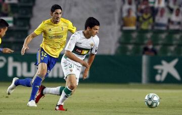 Jony Álamo, en su partido ante el Cádiz.