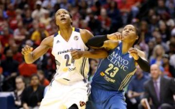 Tamika Catchings de Indiana Fever y Maya Moore de Minnesota Lynx 