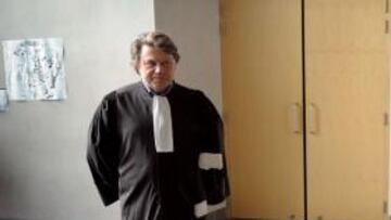 <b>RACISMO.</b> Gilbert Collard, el abogado que ha contratado Santos Mirasierra, ultra del Marsella encarcelado en Madrid, ha concedido una entrevista al diario "La Provence" en la que asegura que "hay racismo antimarsellés ahí abajo (España)".