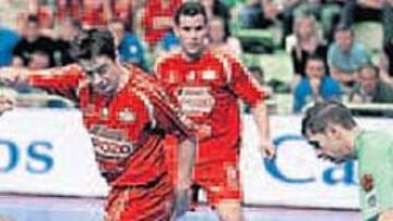 <b>TABLAS. </b>Mauricio (ElPozo) no pudo evitar el empate de su equipo.