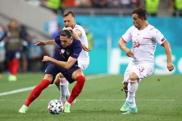 Adrien Rabiot con Xherdan Shaqiri.