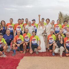 La magia de la Titan: una boda en el desierto que les unió