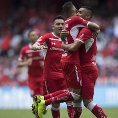 Toluca goleó en casa a Gallos Blancos