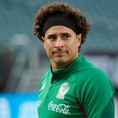 Guillermo Ochoa envía conmovedor mensaje de apoyo a Ter Stegen tras grave lesión