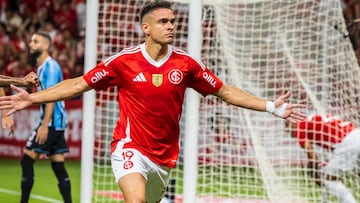 Rafael Santos Borré sella el triunfo de Inter en el clásico ante Gremio