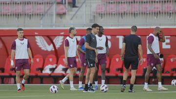 Primer entrenamiento de Diego Alonso.