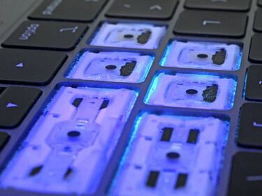 iFixit pone a prueba la nueva membrana de teclado de los MacBook