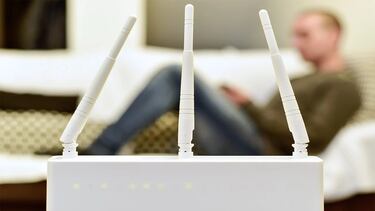 Aleja estos tres objetos de tu router: interfieren con la señal WiFi y hace que se vuelva mucho más lento