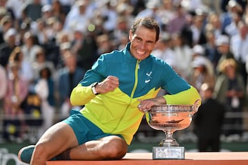 Ganador de 22 Grand Slams, entre los que destacan 14 Roland Garros, uno de los tres integrantes de la mayor rivalidad de la historia del tenis junto a Roger Federer y Novak Djokovic, además de ser el primero de los tres en conquistar un oro olímpico, lo hizo en Beijing en 2008. El manacorí colgó la raqueta a los 38 años en la Copa Davis, y para muchos es el mejor deportista español de la historia.
 