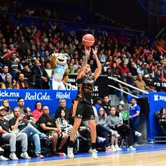 Los Libertadores de Querétaro, y Yox Holding, penden de un hilo