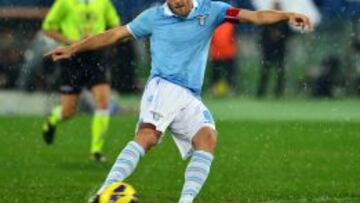 Stefano Mauri, durante un encuentro con el Lazio la temporada pasada.