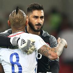 La desconocida historia que contó Johnny Herrera sobre el choque de Vidal en 2015: “Le dijimos que...”